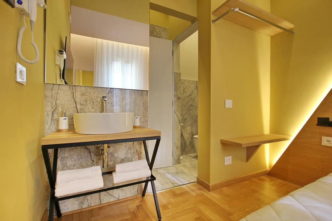 Dea Rome Suites 0*,